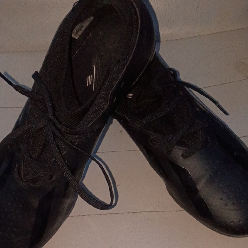 Men's Black Athletic Shoes